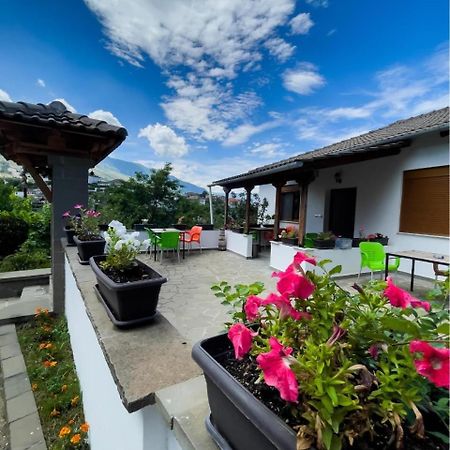 B Vishe Guest House Gjirokaster Exterior photo