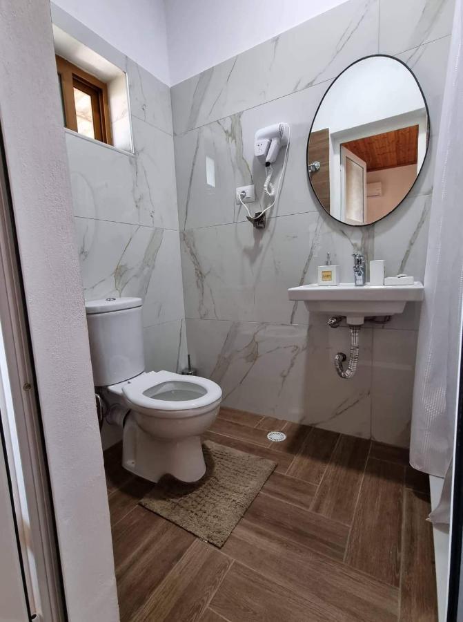 B Vishe Guest House Gjirokaster Exterior photo