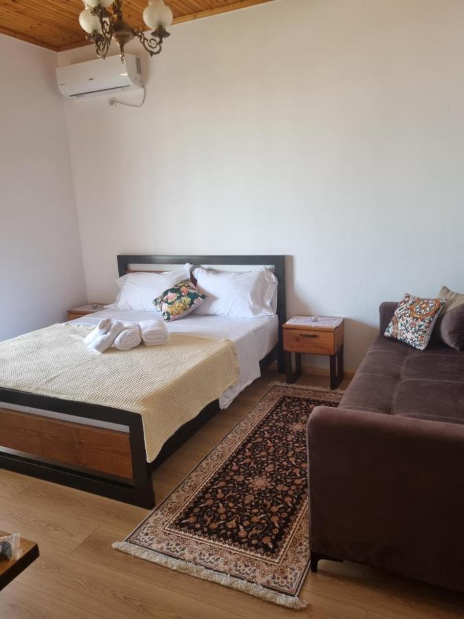 B Vishe Guest House Gjirokaster Exterior photo