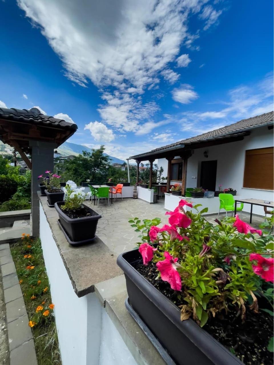 B Vishe Guest House Gjirokaster Exterior photo